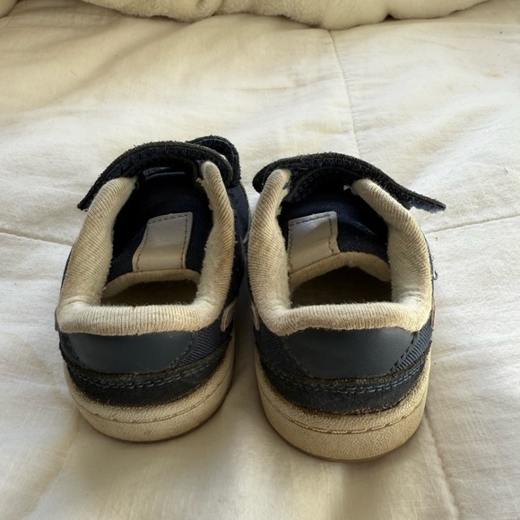 Lot of 3 Toddler Boy Converse and Cat & Jack Shoes size 5 - Picture 10 of 10